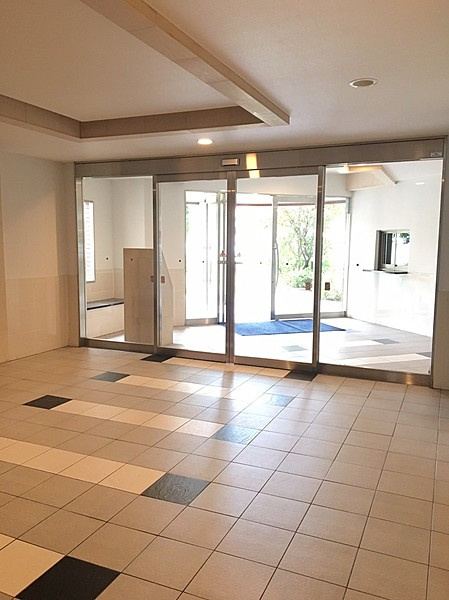 ファーネストアクアヴィラ保田窪のエントランス