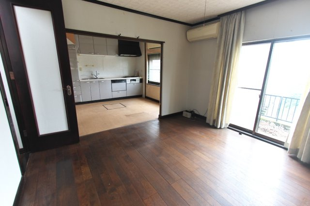 呉市川尻町西６丁目売家の居間・リビング