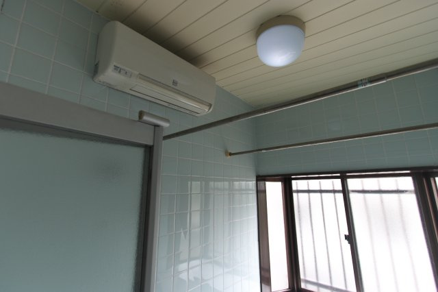 呉市川尻町西６丁目売家の冷暖房・空調設備|浴室乾燥機（動作確認は出来ていません）