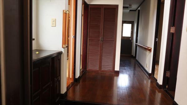 呉市川尻町西６丁目売家の玄関