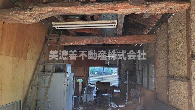 ６３６７７　岐阜市日置江中古戸建ての内装