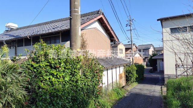６３６７７　岐阜市日置江中古戸建ての庭