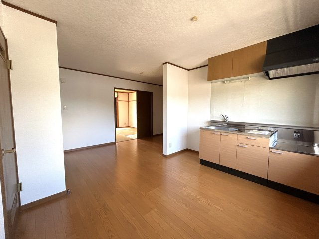 稲美アパートの居間・リビング