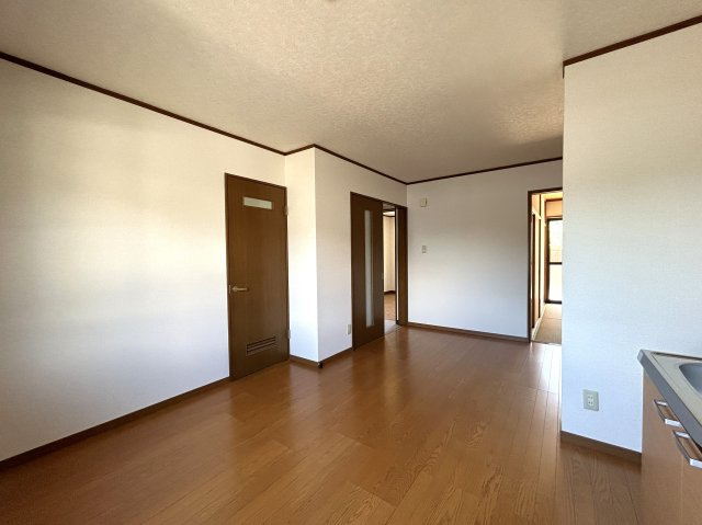 稲美アパートの居間・リビング