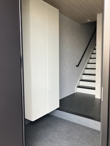 ＭＮガレージの玄関