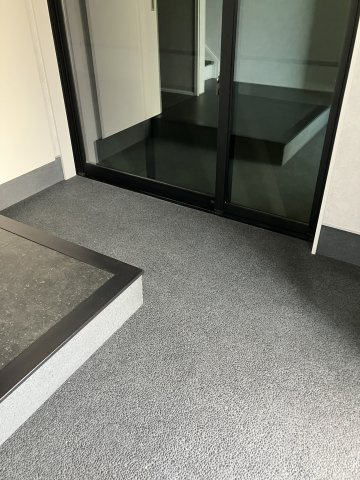 ＭＮガレージの玄関