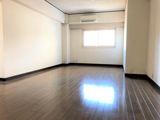 【居間・リビング】 | DIKマンション千葉 | 18.7帖LDK
