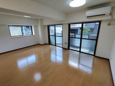 【居間・リビング】 | ヴィラージュ高幡不動 | ゆったり過ごせるリビングです