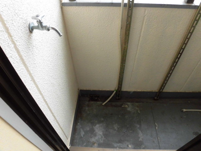 室外洗濯機置き場です。