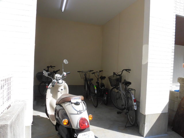 建物内の駐輪所です。