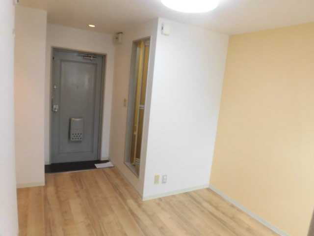 きれいなフローリングのお部屋です