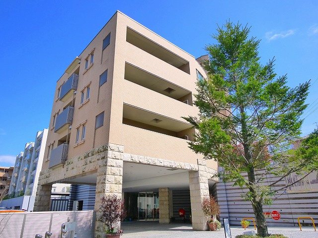 学園前パークスイーツ　丘の邸の外観|きれいな外観です
