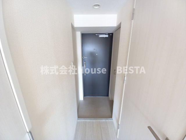 プレサンス神戸水木通ルミエスの玄関