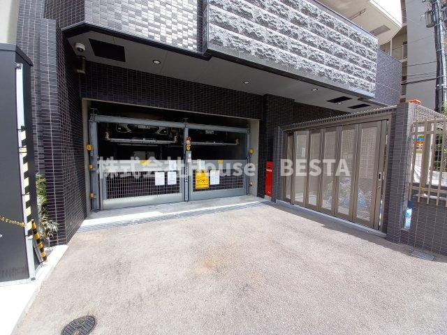 プレサンス神戸水木通ルミエスの駐車場