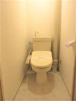 【トイレ】 | てんぐ屋西新ビル | 別号室の写真になります。現況優先。