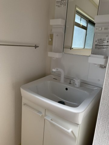 【洗面所】 | ユイビル | 別号室の写真になります。現況優先。