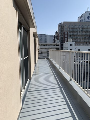 【バルコニー】 | ユイビル | 別号室の写真になります。現況優先。