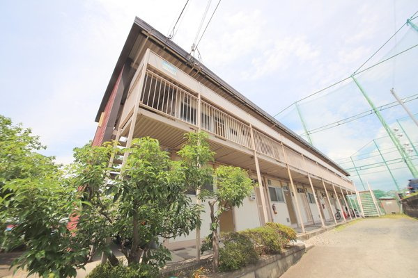 鳩マンションの外観