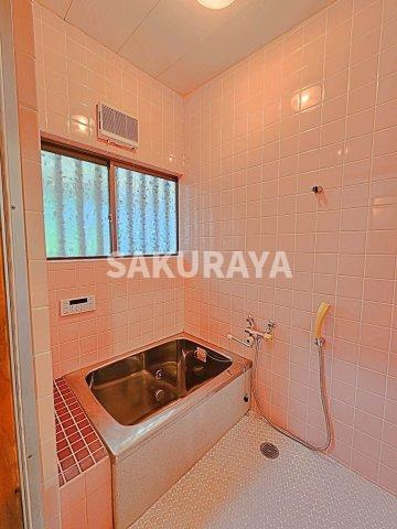 毛野新町貸家SUの浴室|2024年8月撮影。