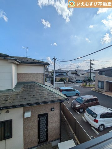 熊谷市万吉　中古戸建の前面道路含む現地写真