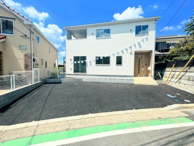 【外観】 | ◇◆旭区中白根2丁目　新築一戸建て◆◇ | ◆一戸建てを中心とした街並みが整然と続き、周辺は高い建物が建っていないので、緑の多い閑静な趣を感じる環境です。街並みや周辺環境も重要なポイントです！！