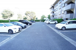 【駐車場】