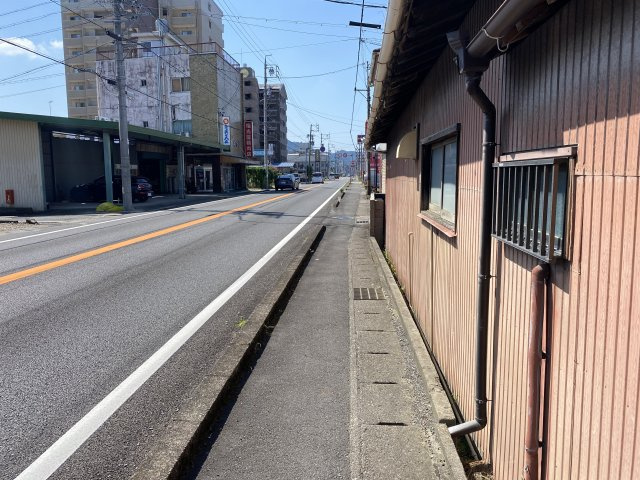 土地　八代3丁目の前面道路含む現地写真|東側道路
