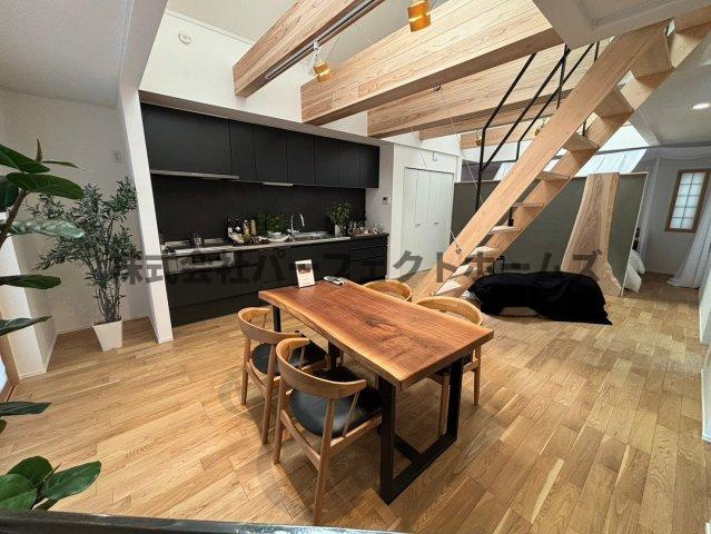 私部西2丁目戸建　賃貸の居間・リビング|居間です