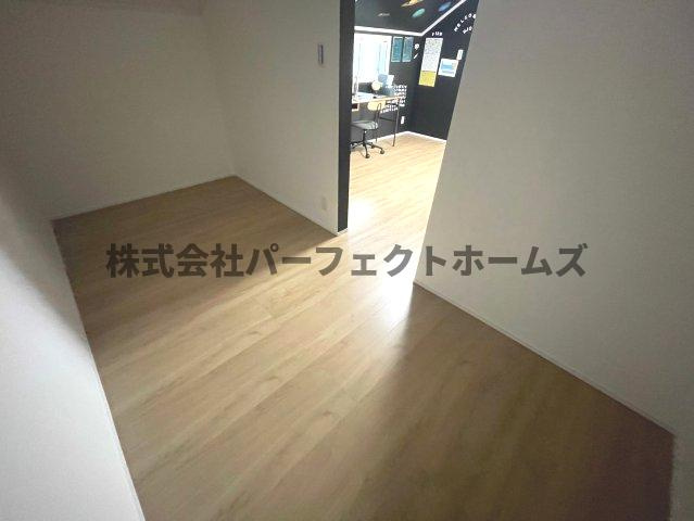 私部西2丁目戸建　賃貸の洋室|ゆったりした洋室です