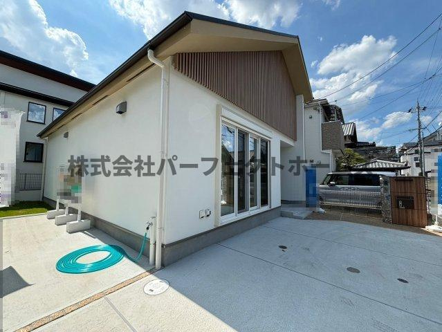 私部西2丁目戸建　賃貸の外観|きれいな外観です