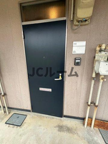 コーポナカムラの玄関