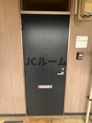 コーポナカムラの玄関