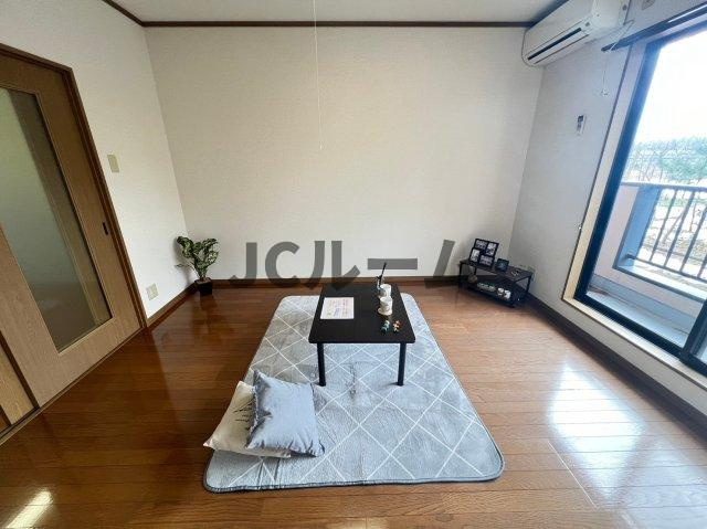 コーポナカムラの居間・リビング