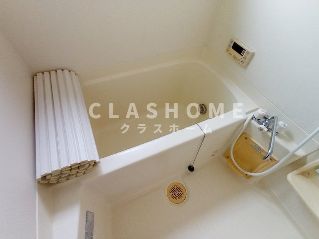 ハミングバード・ヒロの浴室|同物件の別部屋になります。