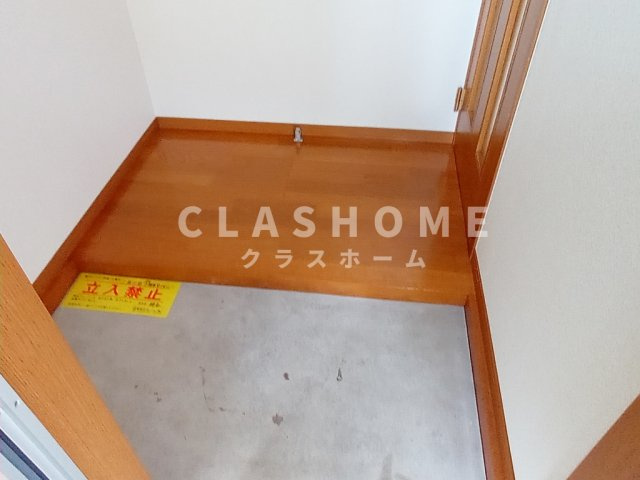 ハミングバード・ヒロの玄関|同物件の別部屋になります。