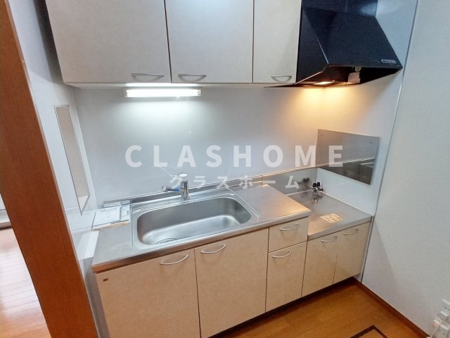 ハミングバード・ヒロのキッチン|同物件の別部屋になります。