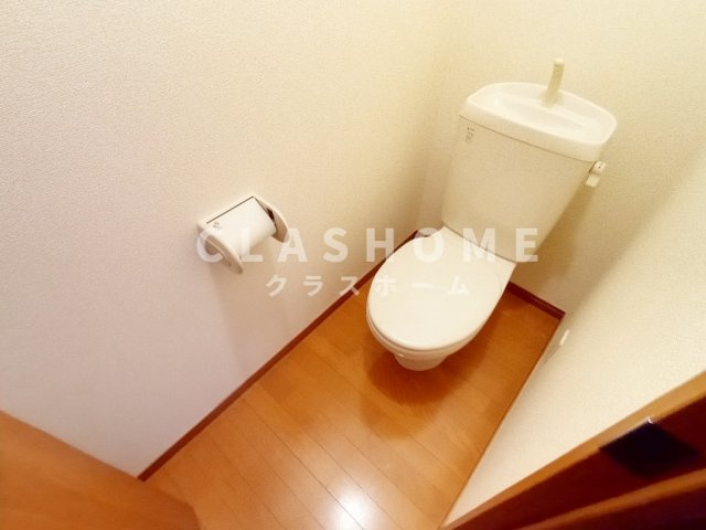 ハミングバード・ヒロのトイレ|同物件の別部屋になります。