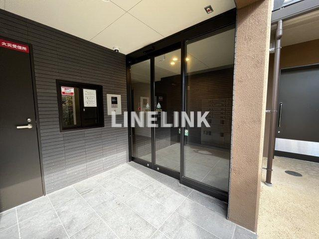 エルベコート東寺のエントランス