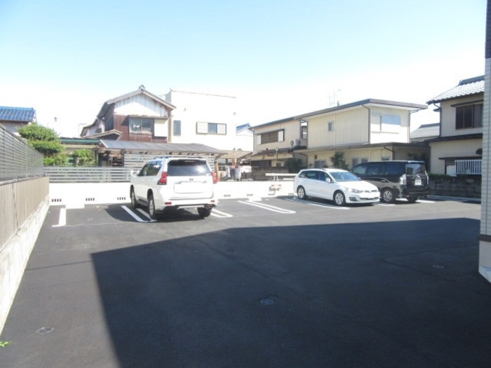 アーク曙の駐車場