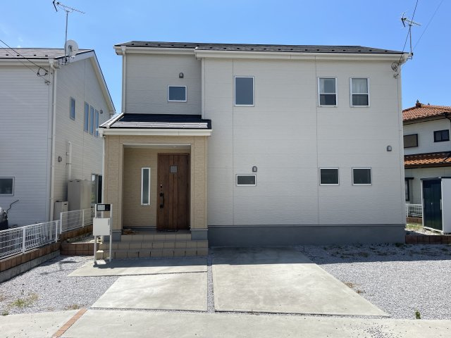 【中古戸建】前橋市大胡町の外観|お子様と一緒に遊ぶ女性スタッフもおりますので、ゆっくりとマイホームについてお話しできます。