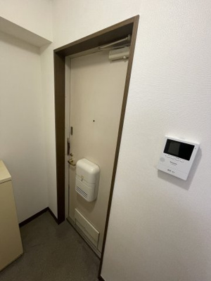 【玄関】 | メゾン・サンシャイン百合丘 | 月額管理料無料！賃貸管理はアブレイズパートナーズにお任せを！