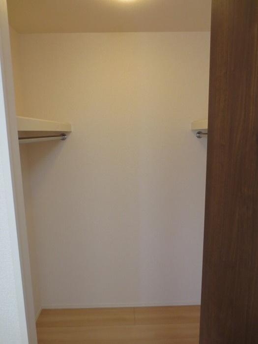 サンジュエル一本木の収納|ウォークインクローゼット