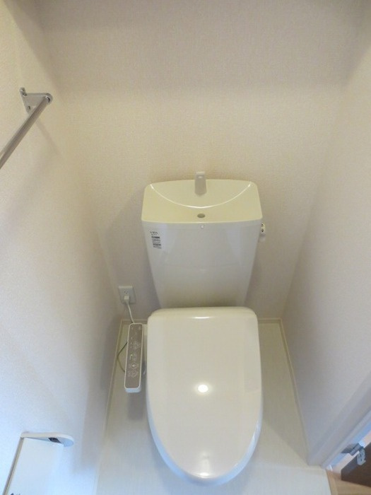 サンジュエル一本木のトイレ|温水洗浄便座付きトイレ