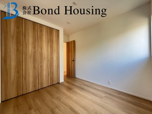 LDK２０帖　長期優良住宅　伊川谷町有瀬全７棟 ２号棟の洋室