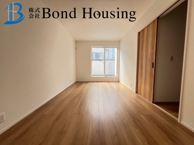 LDK２０帖　長期優良住宅　伊川谷町有瀬全７棟 ２号棟の洋室