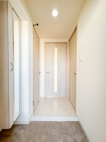 カサグランデ本町の玄関|シューズボックス付きの玄関です☆