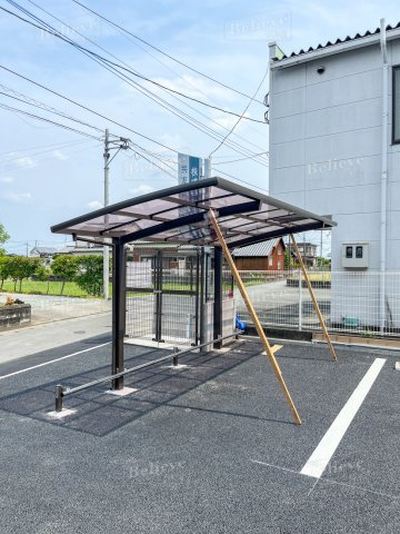 モンシャトレⅡのエントランス|駐輪場に自転車も停められます♪
