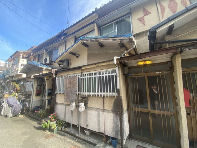 日新町テラスハウスの外観