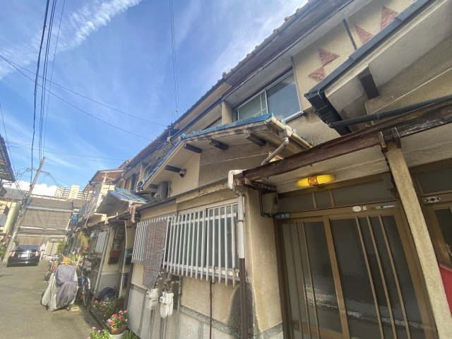 日新町テラスハウスの外観