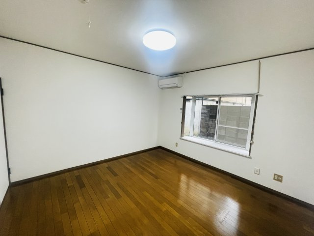 キャピトルハイツ北山の洋室
